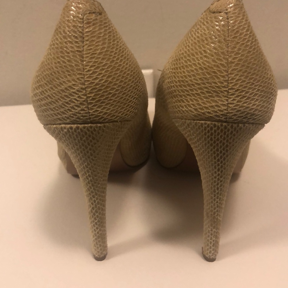 Snake skin patterned BGBG heels. - Picture 4 of 6